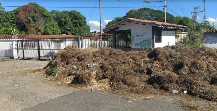 Comunidad de San Carlos denuncia que Alcaldía no culminó con limpieza de la zona