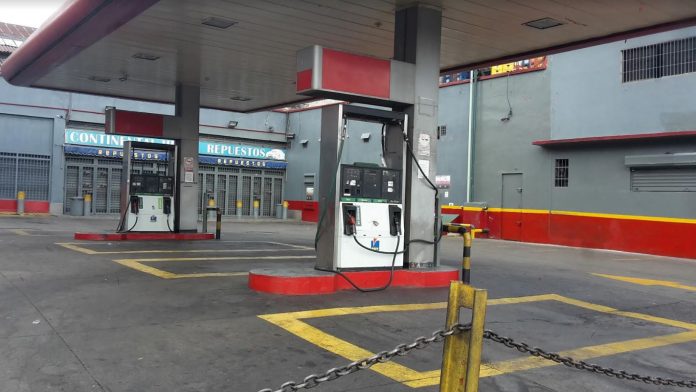 Se espera que las gasolineras empiecen a operar este jueves. Foto: Frank Hernández
