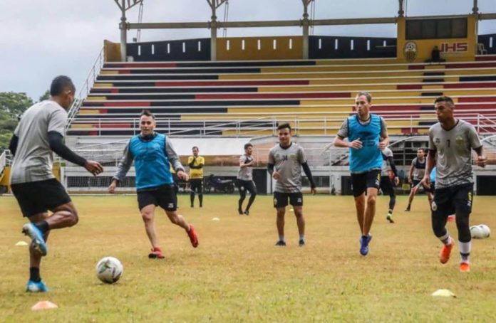 Los aurinegros ya preparan en el terreno sus nuevas estrategias para el campeonato venezolano. Foto Facebook.com @DeportivoTáchiraFútbolClub