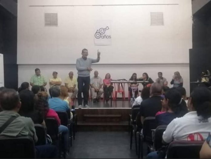 La asamblea se realizó a casa llena, en el Centro de Educación Artística Andrés Eloy Blanco. / Foto cortesía Suteem.
