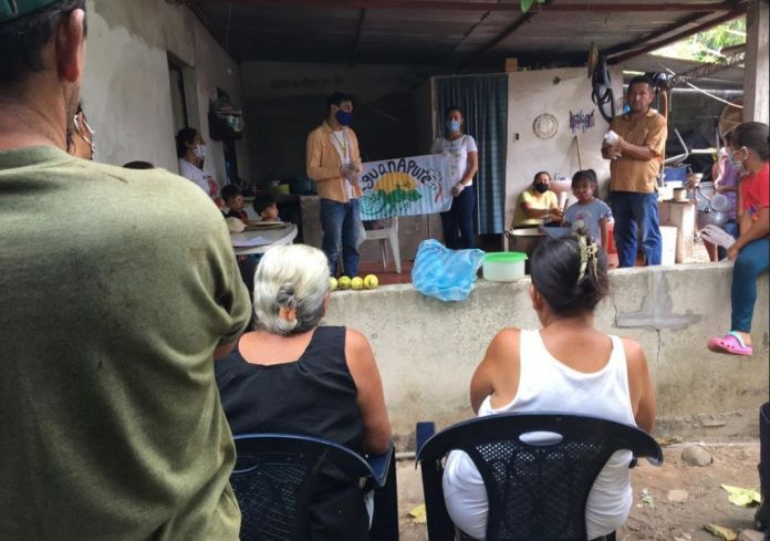 Freddy Guerrero, director de IguanApure reafirma el compromiso con las zonas rurales más necesitadas de El Nula. Foto: Cortesía Freddy Guerrero