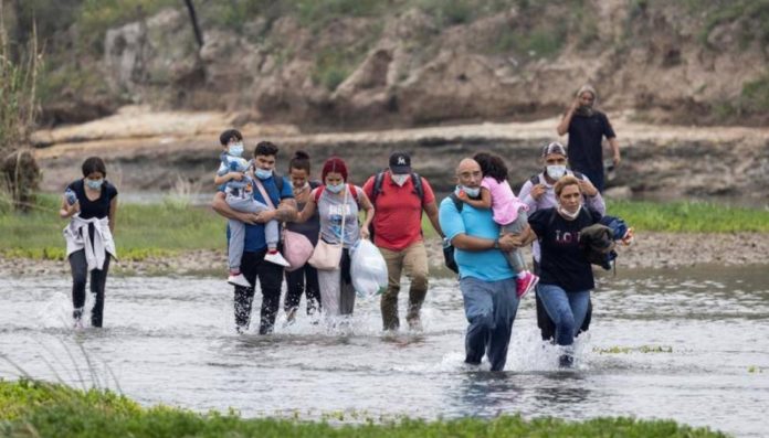 Migrantes venezolanos rio bravo