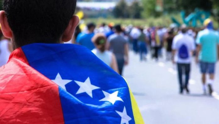 Venezolanos en Argentina inician trámites migratorios ante la crisis inflacionaria