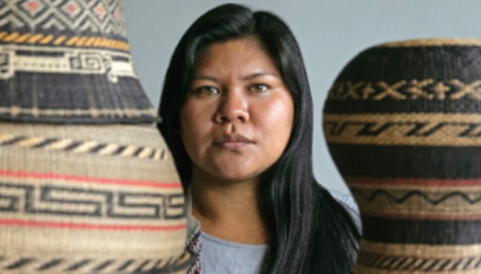 Dawa: una yekuana que inspiró a su tribu a recuperar su tejido tradicional