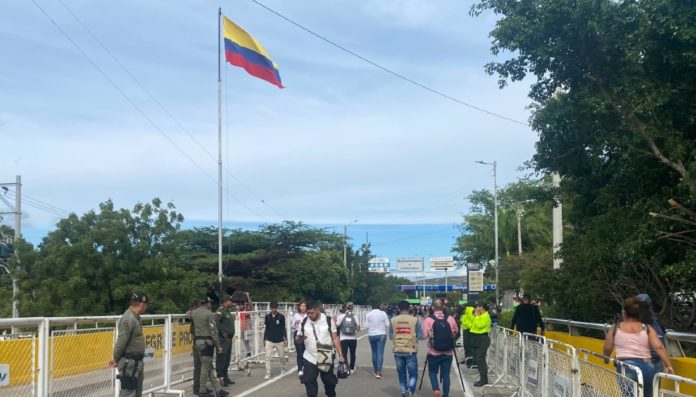 desde-atravesar-el-rio-hasta-caminar-asi-son-las-fronteras-de-venezuela-con-colombia