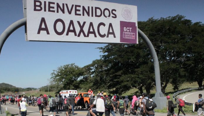 mexico-detienen-a-mas-de-300-migrantes-tras-desintegrar-dos-caravanas