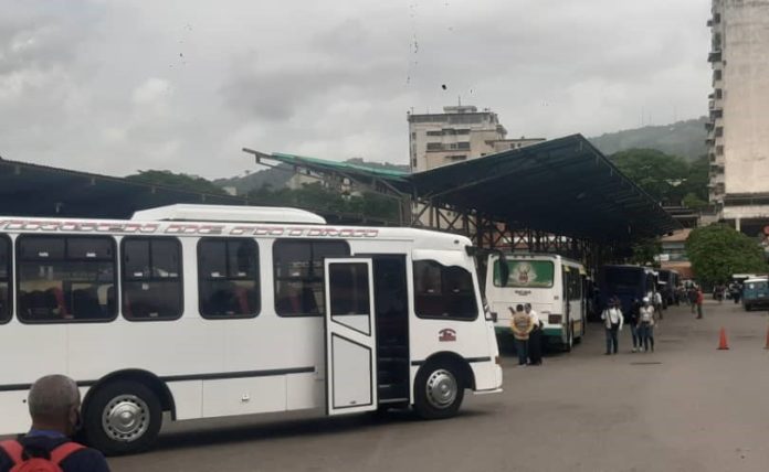 Transportistas exigen aumentar pasaje en Venezuela