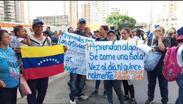 zulia-maracaibo-maestros-protestan-zona-educativa1