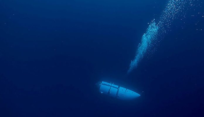 Alistair Greig, profesor de ingeniería marina, aseguró a Reuters que, con todas las comunicaciones perdidas, los rescatistas no saben si el sumergible está flotando justo debajo de la superficie del agua o está sumergido en el fondo del océano. Foto: Reuters
